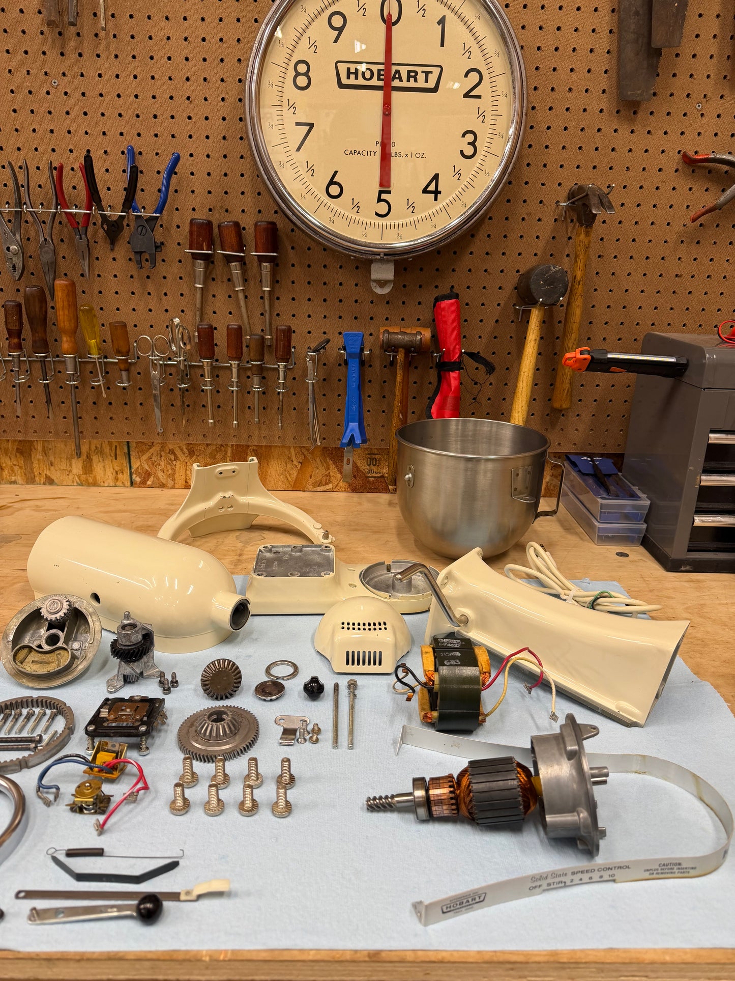 1983 Hobart-era K5SS - 5 Quart Bowl Lift Mixer