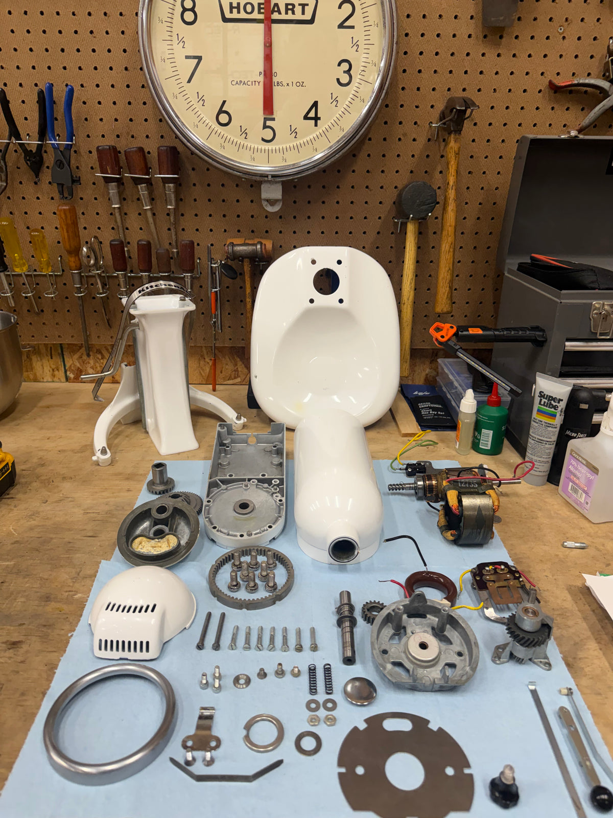 1977 Hobart K5-A: 5 Quart Bowl Lift Mixer