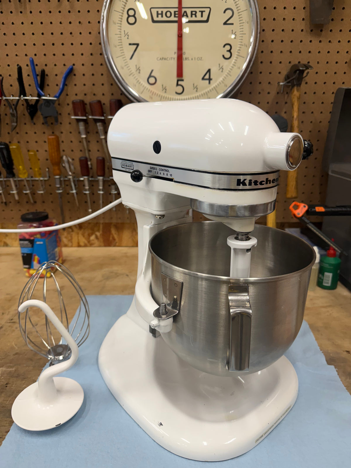 1977 Hobart K5-A: 5 Quart Bowl Lift Mixer