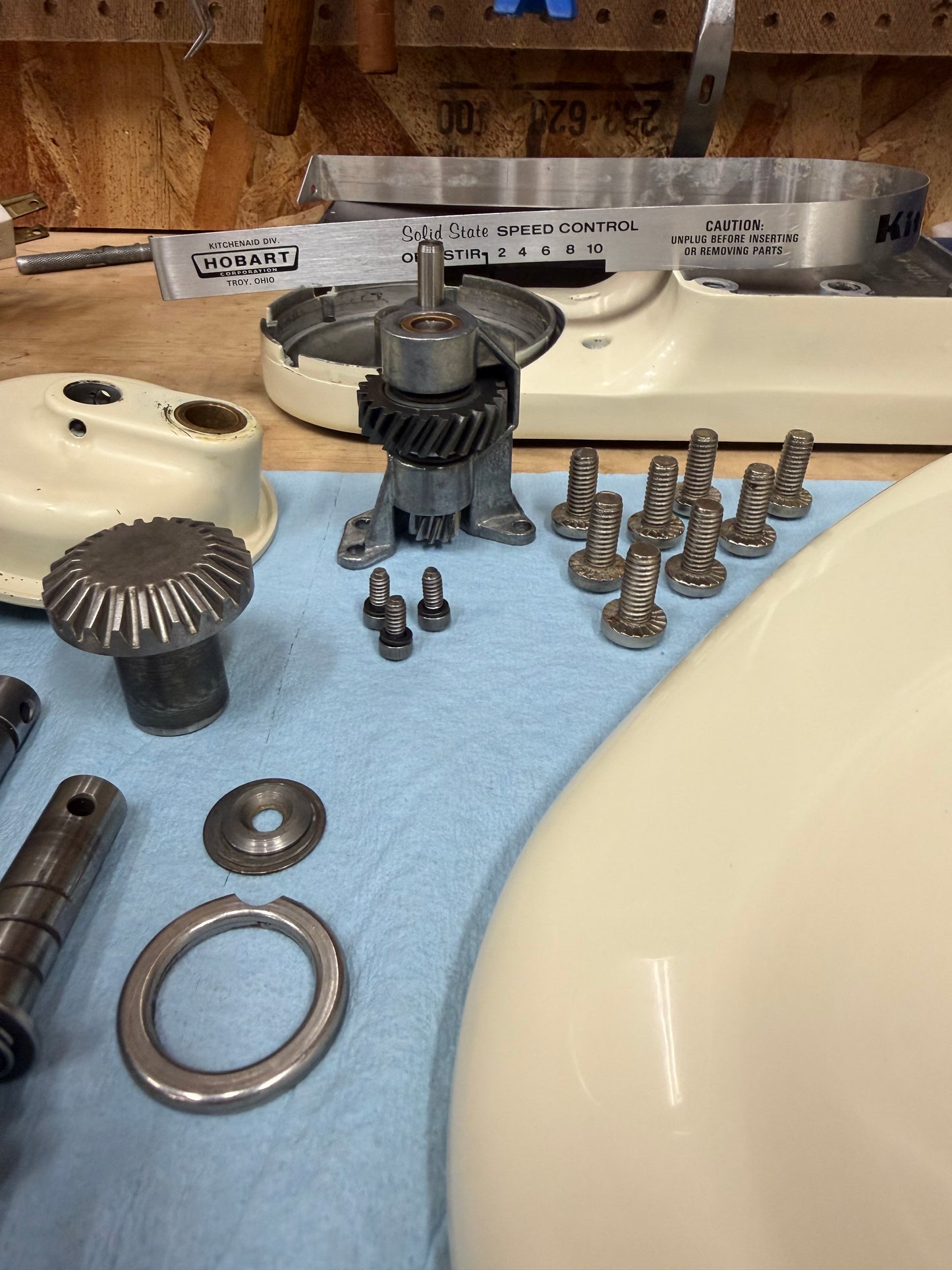 1983 Hobart-era K5SS - 5 Quart Bowl Lift Mixer (New Bowl & Accessories!)