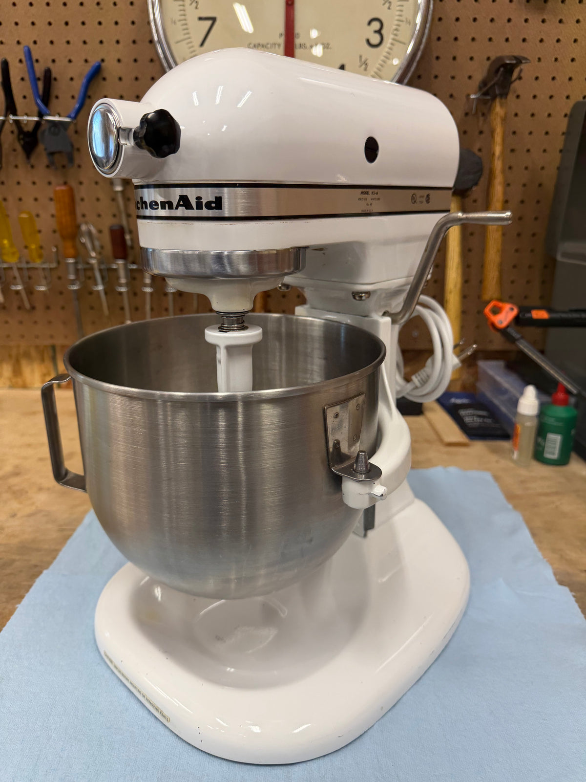 1977 Hobart K5-A: 5 Quart Bowl Lift Mixer