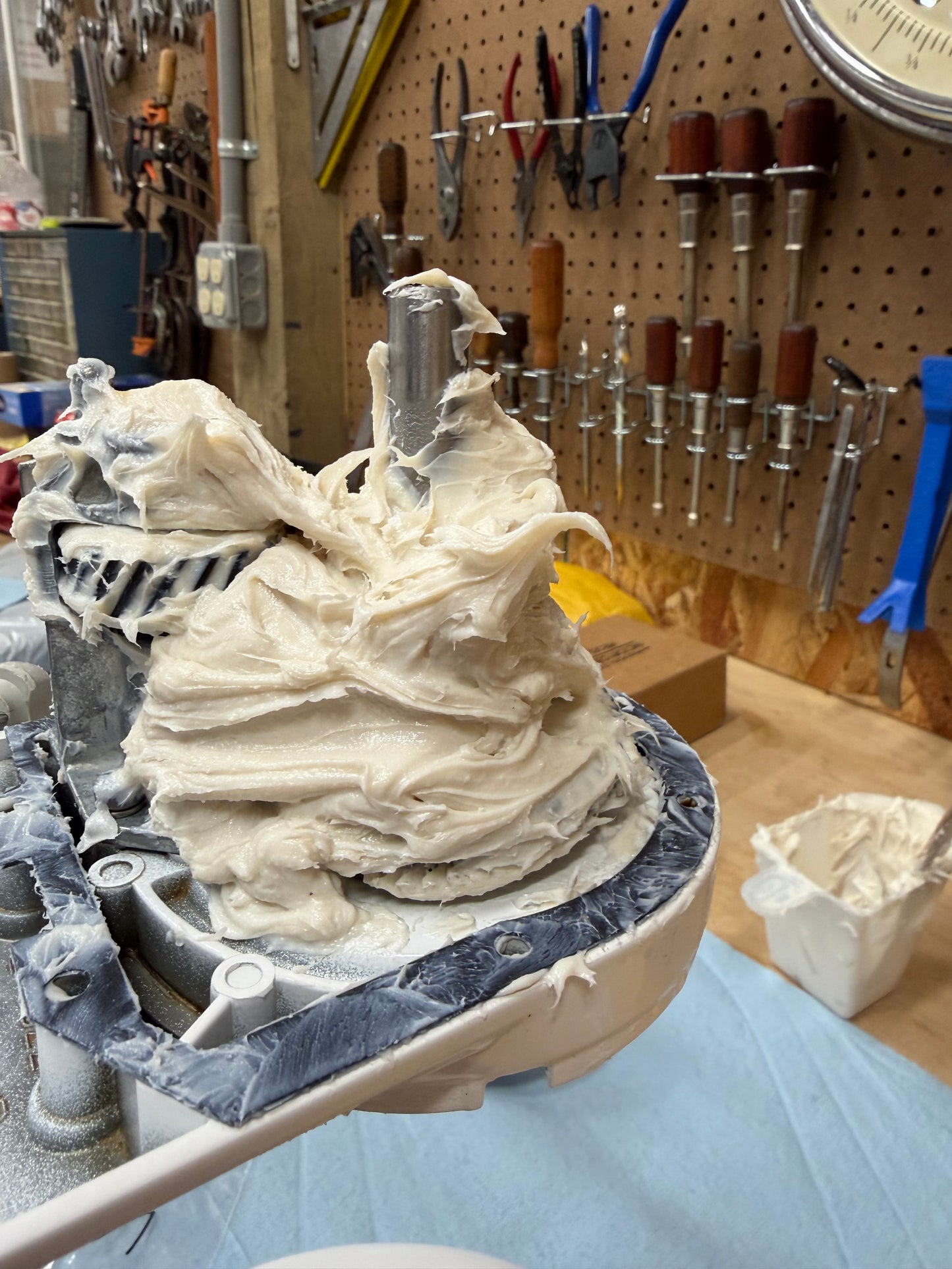 Ultra Power White-on-White (KSM90 - 001)