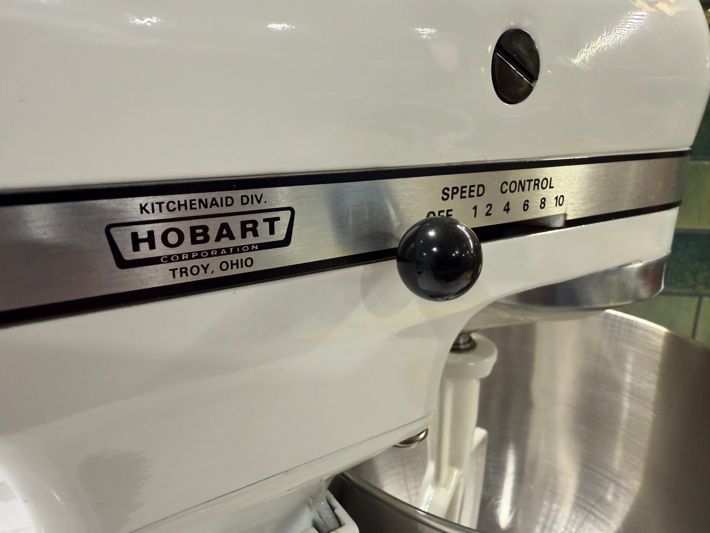 1978 Hobart-made K5-A: 5 Quart Bowl Lift Mixer