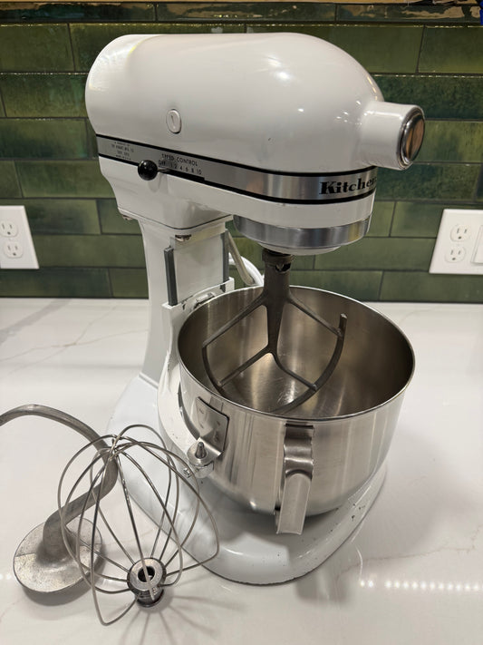 1971 Hobart-made K5-A: 5 Quart Bowl Lift Mixer