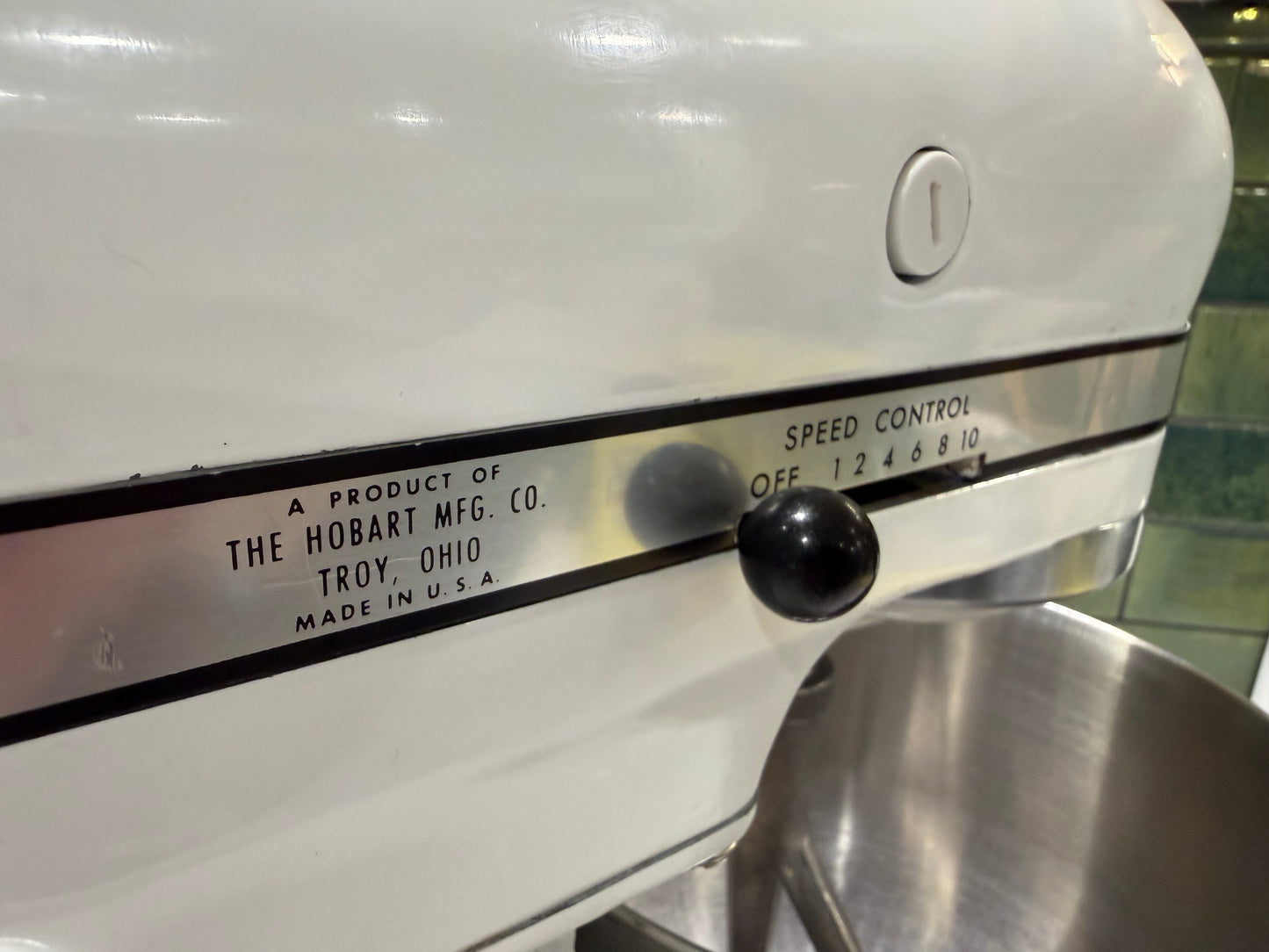1971 Hobart-made K5-A: 5 Quart Bowl Lift Mixer
