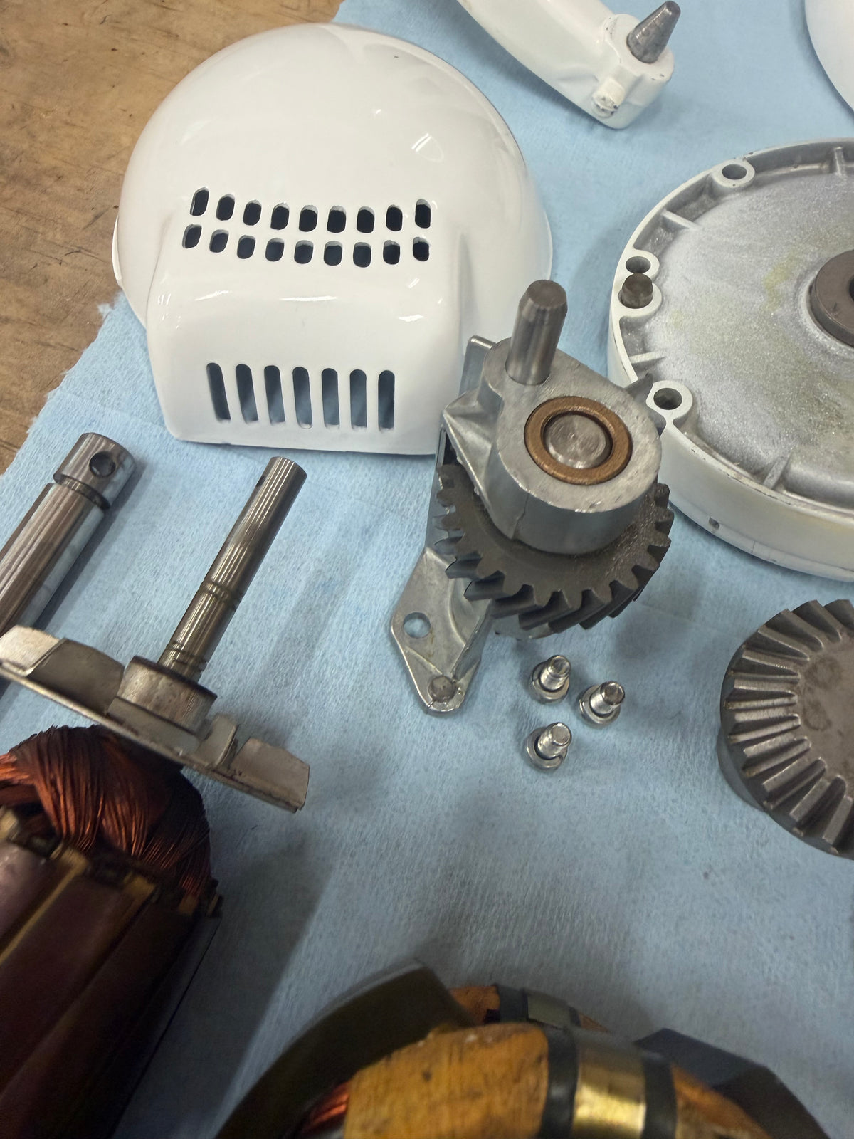 1978 Hobart K5-A: 5 Quart Bowl Lift Mixer
